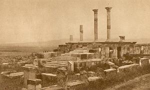 VESTIGES ROMAINS ET HAUTS PLATEAU 00028 TIMGAD LE TEMPLE DU GENIE